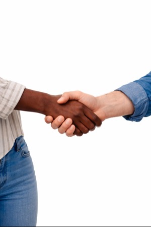 Aperto mãos menor.jpg